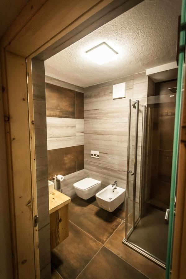 Mas Dei Bati Bed & Breakfast Pracorno di Rabbi Ngoại thất bức ảnh
