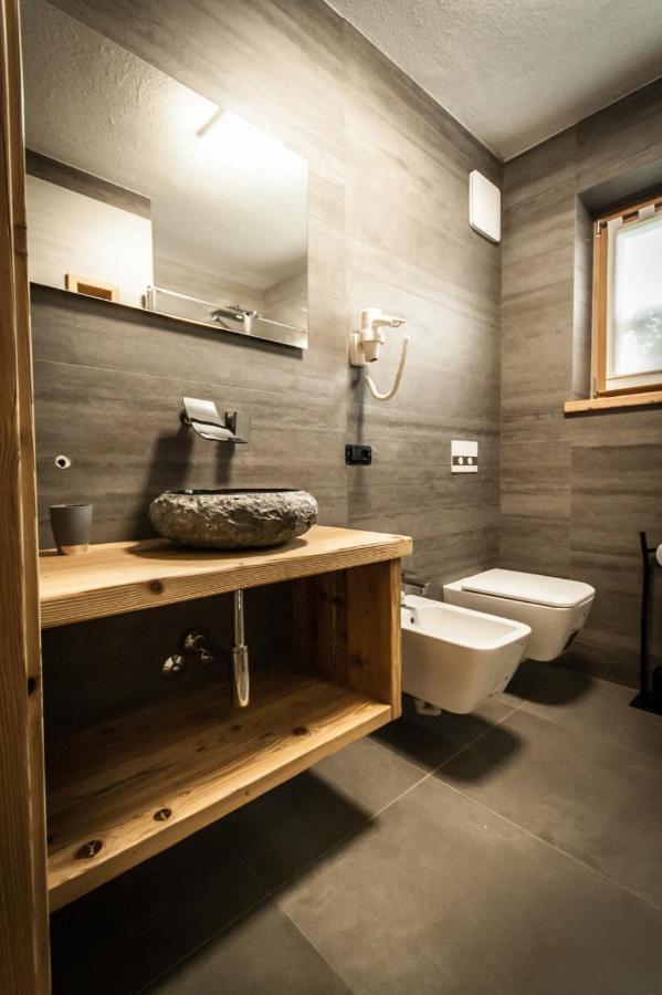 Mas Dei Bati Bed & Breakfast Pracorno di Rabbi Ngoại thất bức ảnh